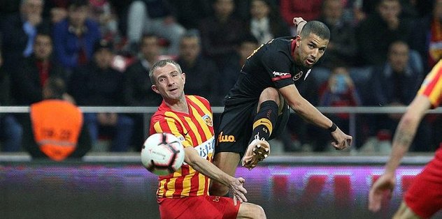 Feghouli alkış aldı