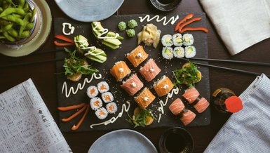 JAPON MUTFAĞININ EN POPÜLERİ: SUŞİ | Restoran kalitesinde pratik suşi tarifi! Profesyonel püf noktalarıyla...