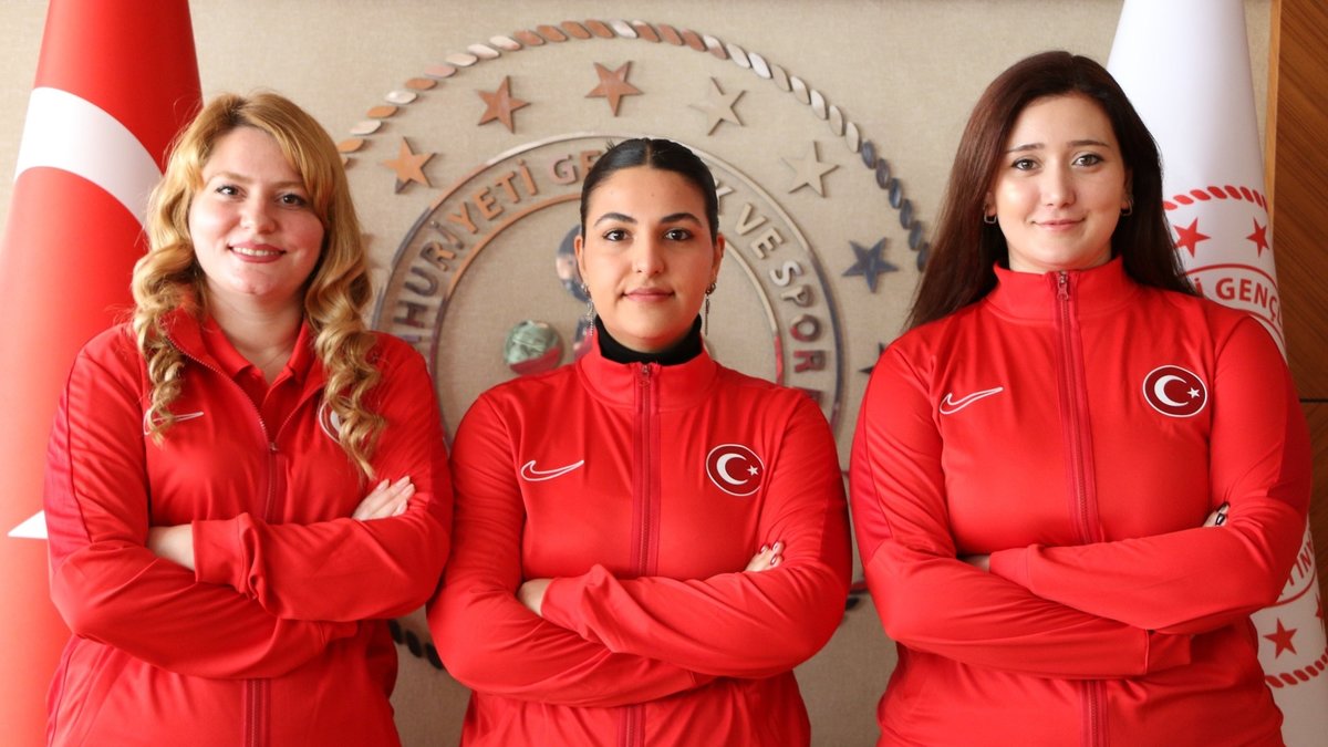 Şevval İlayda Tarhan Şimal Yılmaz ve Esra Bozabalı'lı milli takımdan bronz madalya başarısı