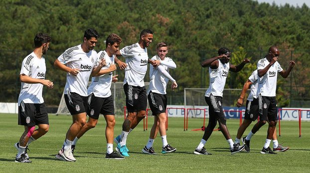 Kartal tam gaz