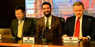 Dikkat çeken gizemli Çinli