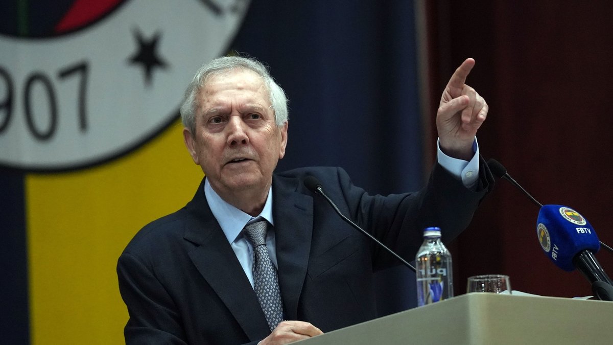 Aziz Yıldırım'dan Fenerbahçeli derneklere ve taraftarlara çağrı!