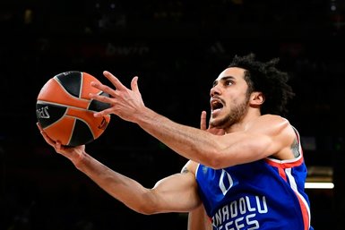 Anadolu Efes’in yıldız ismi Shane Larkin hayata basketbolla tutunmuş!