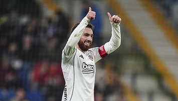 Orkun Kökçü'den maç sonu zemin eleştirisi