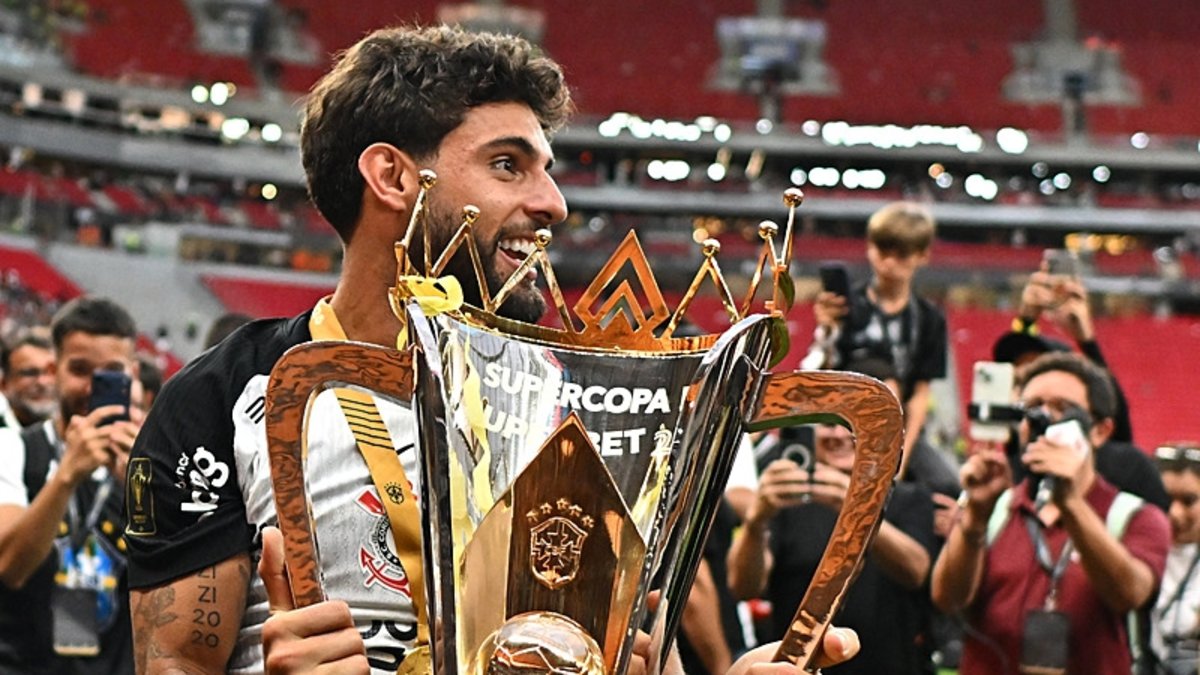 Fenerbahçe için flaş santrfor iddiası! Teklif belli oldu