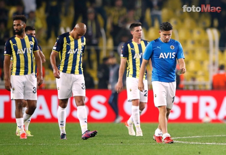 Fenerbahçe Antwerp maçı sonrası taraftarlardan futbolculara tepki!