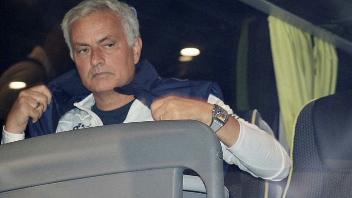Jose Mourinho önce paylaştı sonra sildi!