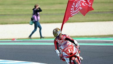 MotoGP Avustralya Grand Prix'sinde damalı bayrağı Suzuki'den Alex Rins gördü