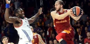 Olaylı derbiyi Efes kazandı