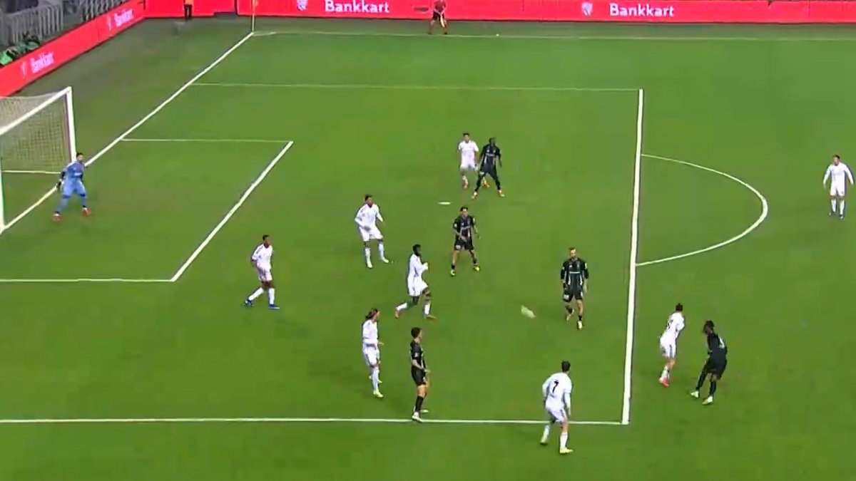 Kocaelispor-Beşiktaş maçında penaltı kararı! İşte o pozisyon