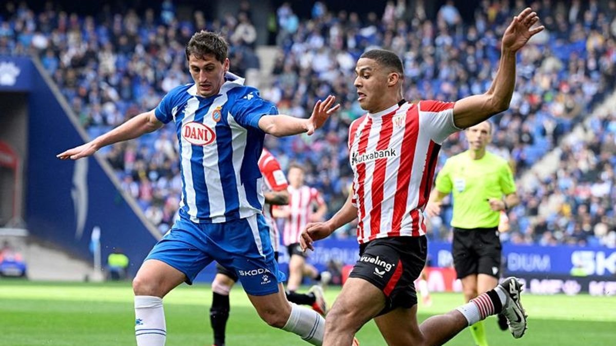 Athletic Bilbao forveti Maroan Sannadi'ye Espanyol tribünlerinden ırkçı saldırı Athletic Bilbao forveti Maroan Sannadi'ye Espanyol tribünlerinden ırkçı saldırı