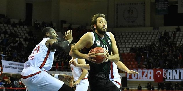 Basketbolda iki maç var