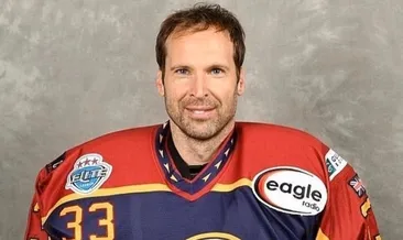 Petr Cech buz hokeyi kalecisi oldu
