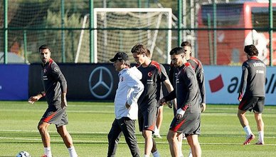 A Milli Futbol Takımı, Karadağ maçına hazırlanıyor