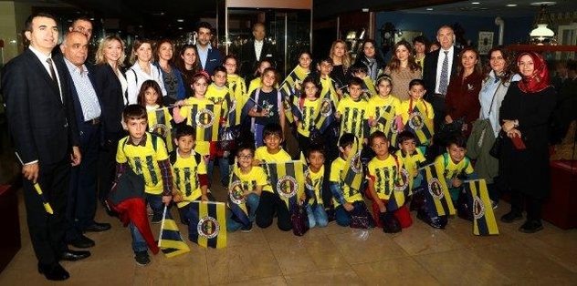 'Umudum Öğretmenim Projesi' ile öğrenciler Fenerbahçe Stadı'nda