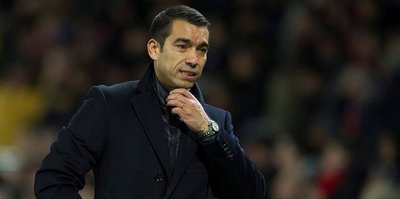 van Bronckhorst: Onları yeneceğiz!