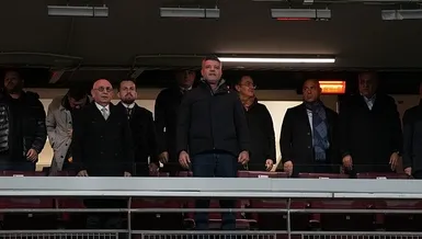 Başkan Saran tribünde
