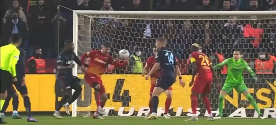 Trabzonspor Kayserispor maçında penaltı kazandı! İşte o pozisyon - 3