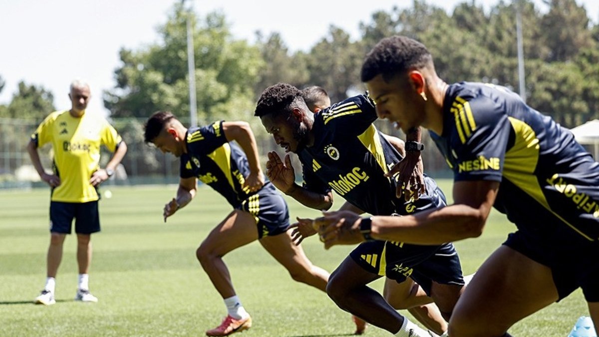 Fenerbahçe sezonun ilk antrenmanını yaptı!