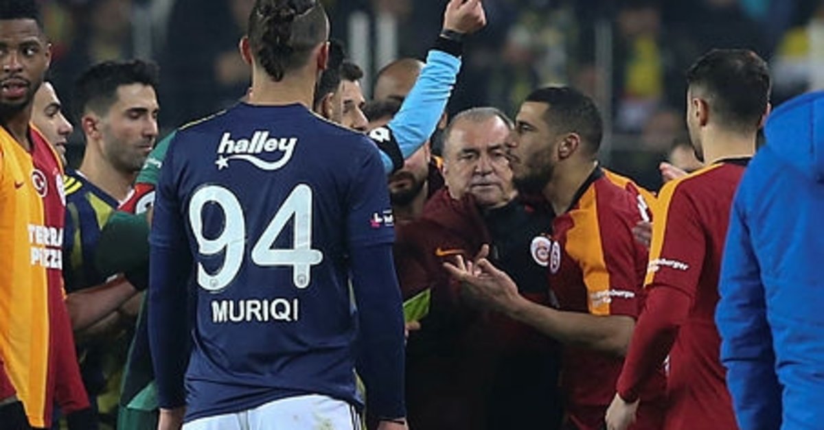Derbide Buyuk Olay 3 Kirmizi Kart Cikti Son Dakika Fenerbahce Haberleri Fotomac