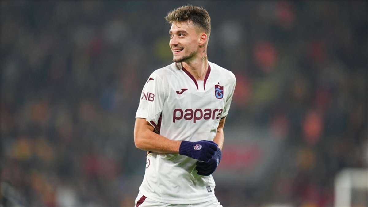 Ernest Muçi zirveye katkı sağlıyor!