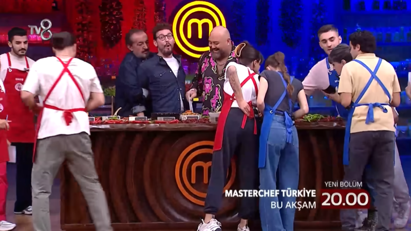 masterchef-1-dokunulmazlik-oyununu-hangi-takim-kazandi-6-ekim-masterchef-turkiyede-eleme-adaylari-kim-oldu-1759744879595.png