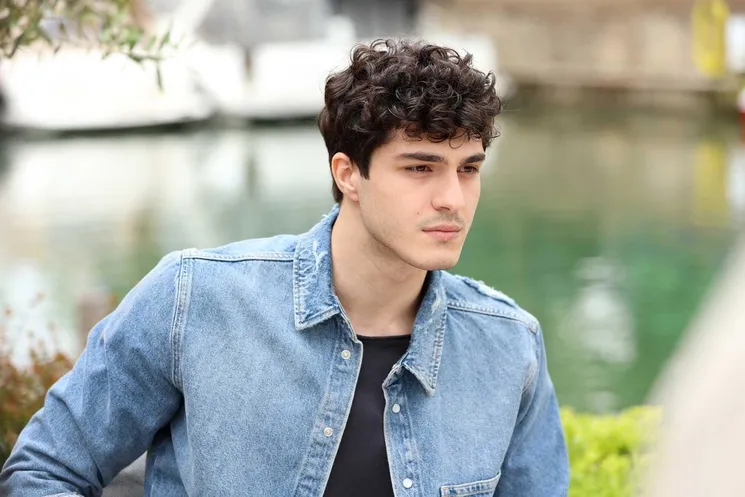 kendi-dusen-aglamaz-1-bolum-izle-kendi-dusen-aglamaz-ilk-bolum-full-izle-trt-1-kendi-dusen-aglamaz-canli-izle-1687434613479.jpeg Kendi Düşen Ağlamaz ilk bölüm izle | TRT1 Kendi Düşen Ağlamaz yeni bölüm full izle | Kendi Düşen Ağlamaz izle | Kendi Düşen Ağlamaz izle - 2