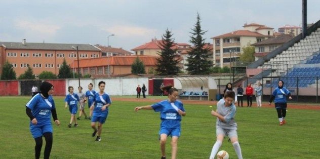 Bartın’ın ilk kadın futbol takımı sahaya indi
