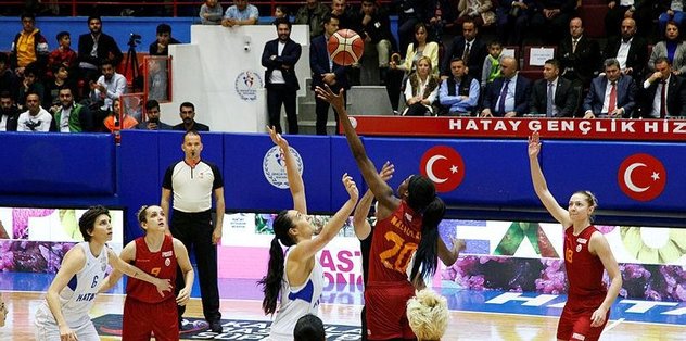 Dişi Aslanlar 1 sayı farkla güldü