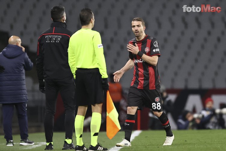 Galatasaray yönetimi önermişti! Caner Erkin'e Okan Buruk vetosu