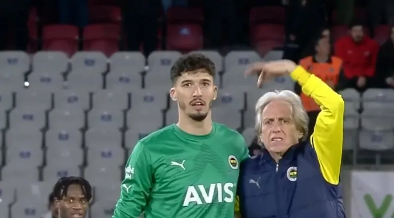 Maç sonu dikkat çeken hareket! Jesus ve Altay... - 3
