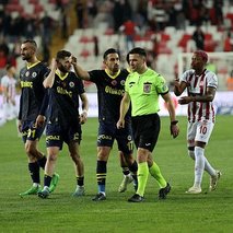 VAR kayıtları açıklandı! Sivasspor - F.Bahçe maçı...