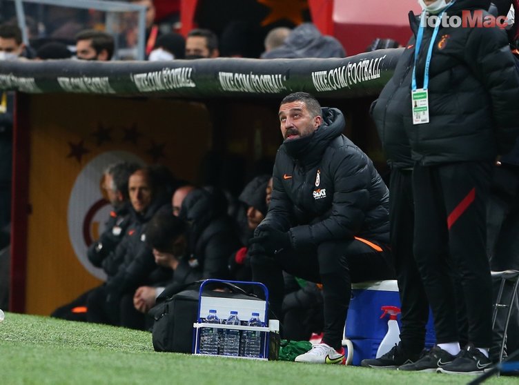 GALATASARAY HABERLERİ: Arda Turan'dan büyük jest! Arabasını garsona verdi