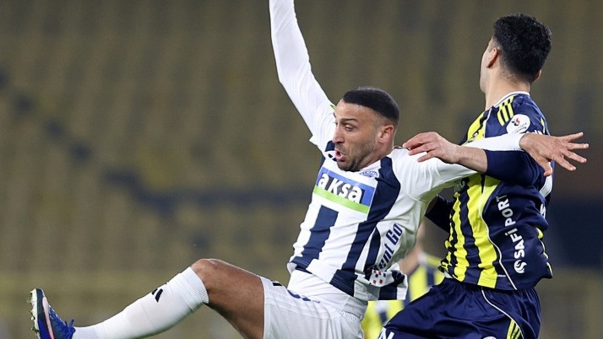 Fenerbahçeli taraftarlardan Cenk Tosun'a tepki!