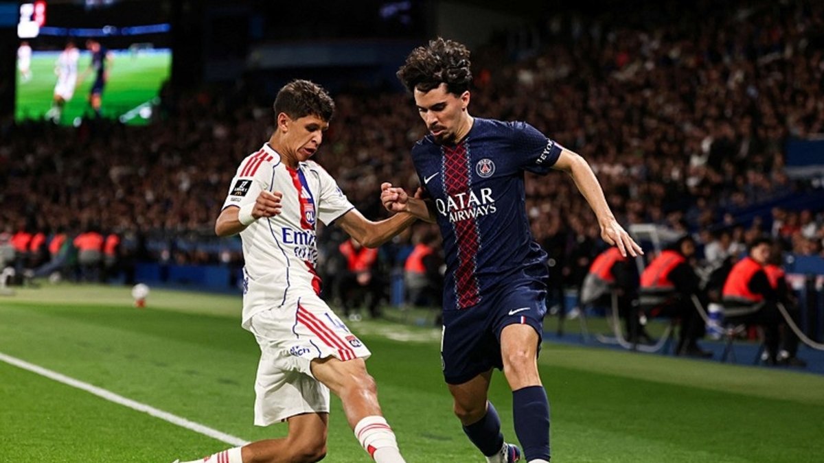 PSG evinde Olimpik Lyon'a kaybetti!