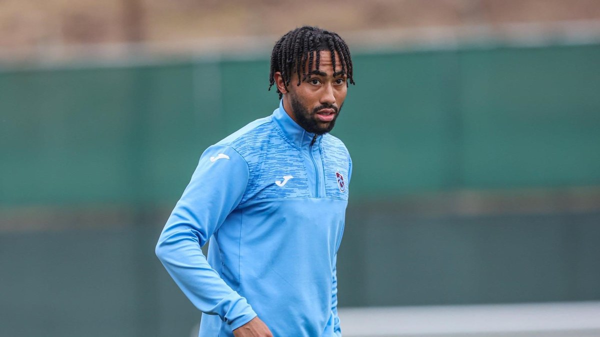 Trabzonspor'un yeni transferi Jabol Folcarelli antrenmana çıktı! Trabzonspor'un yeni transferi Jabol Folcarelli antrenmana çıktı!