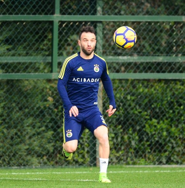 Aykut Kocaman, Valbuena'yı neden oynatmadığını açıkladı!