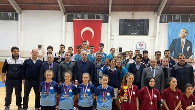 İstanbul liseler arası masa tenisi birincisi Medeniyet Okulları