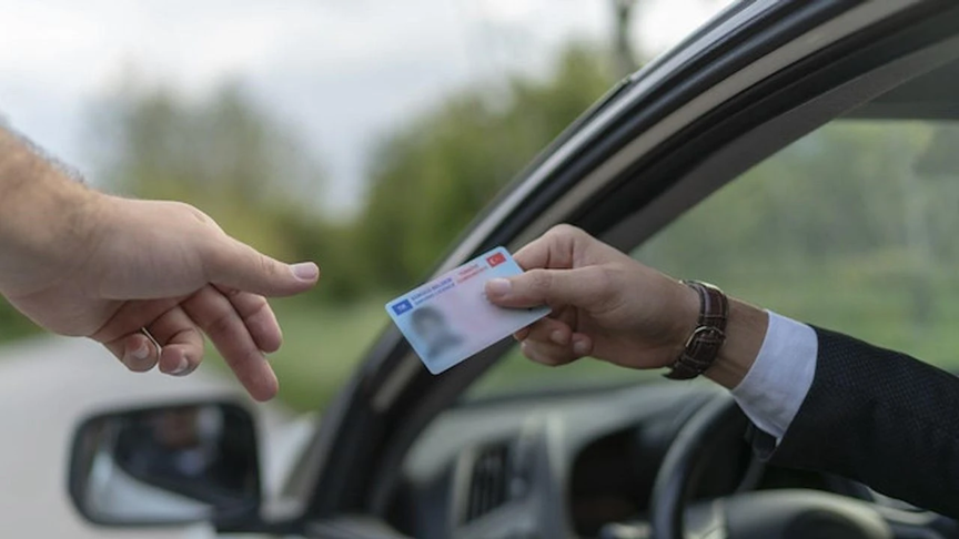 ehliyet-sinav-puani-dustu-mu-2026-ehliyet-sinav-puani-kac-oldu-1770673783905.png Ehliyet sınav puanı