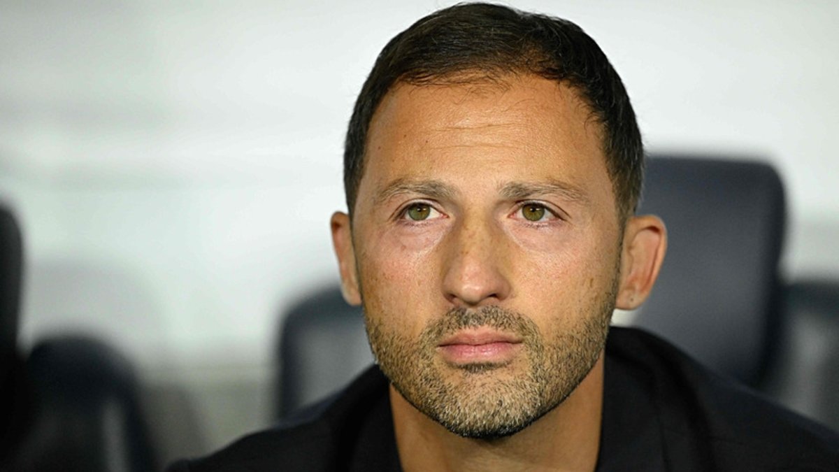 FENERBAHÇE HABERİ - Tedesco döneminde köklü felsefe değişimi! Mourinho’nun istatistiklerini alt üst etti FENERBAHÇE HABERİ - Tedesco döneminde köklü felsefe değişimi! Mourinho’nun istatistiklerini alt üst etti