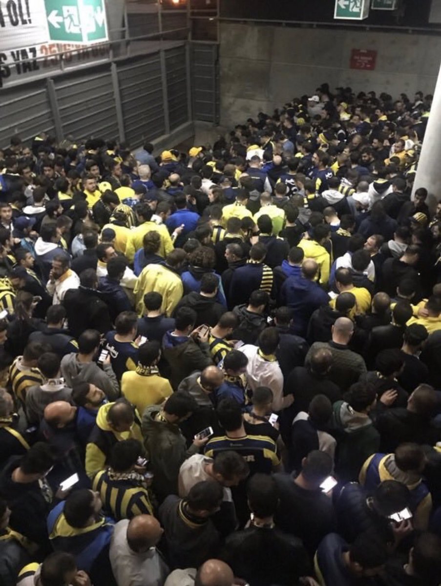 Fenerbahce Taraftari Stadi Terk Etti Son Dakika Super Lig Haberleri Fotomac