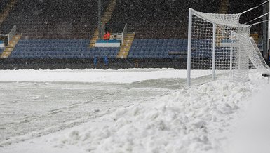 Burnley-Tottenham maçı kar yağışı nedeniyle ertelendi