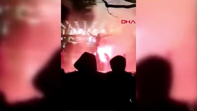 >Ibrahimovic'in heykelini ateşe verdiler!