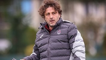 Sakin, öz güvenli ve tempolu