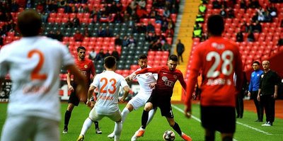 Adana şov yaptı