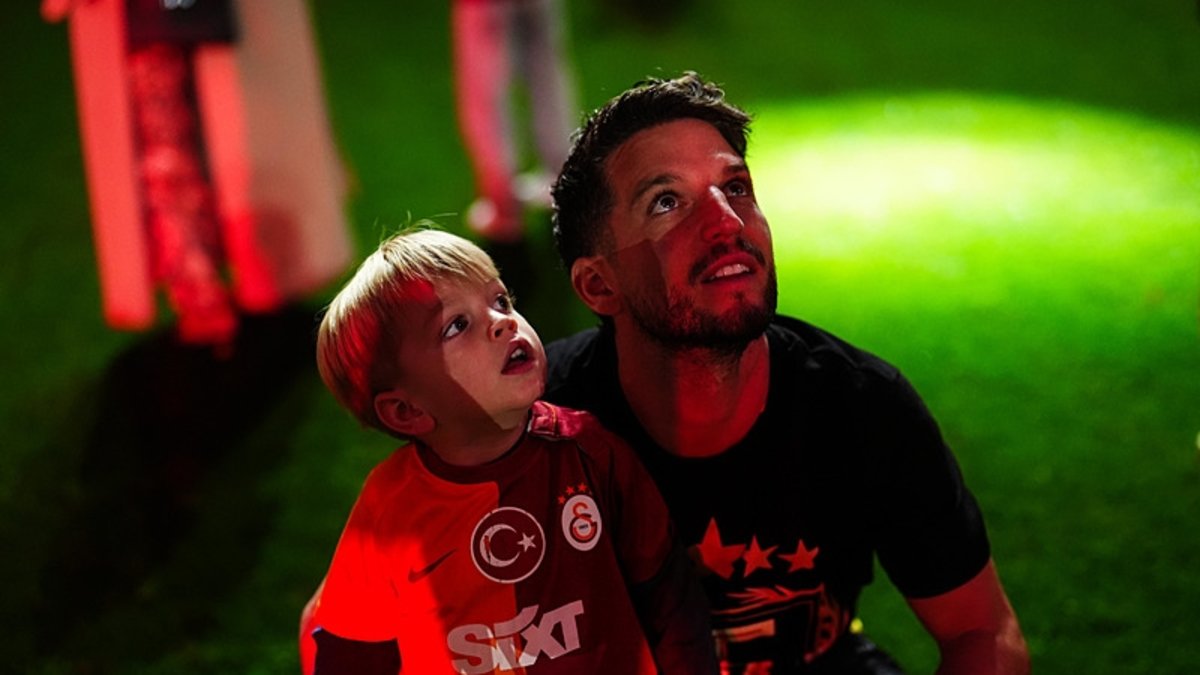 Dries Mertens'ten ayrılık açıklaması: Bu biraz üzücü ama... Dries Mertens'ten ayrılık açıklaması: Bu biraz üzücü ama...