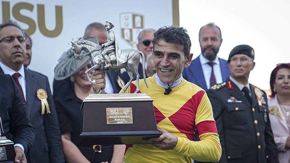 100. Gazi Koşusu'nun ödül töreni yapıldı
