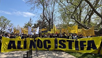 F.Bahçe taraftarından Ali Koç'a protesto