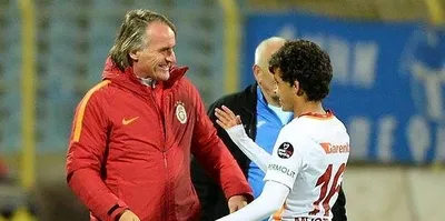 Mustafa kapıyı zorluyor