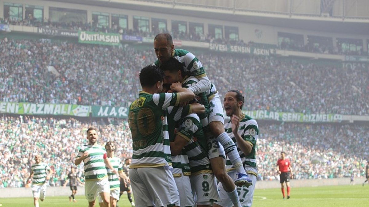 Nesine 2. Lig'de Kırmızı Grup'ta şampiyon Bursaspor!